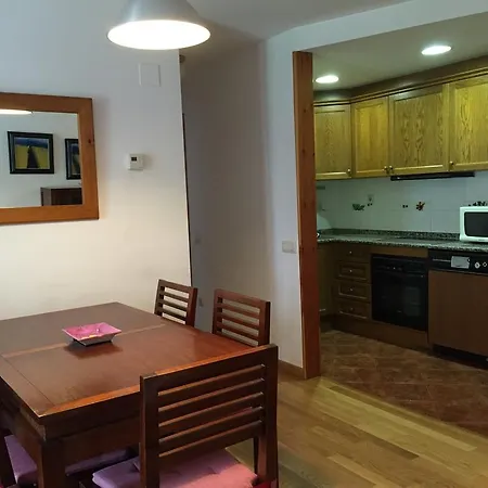 Apartament Lamatriz Dequin Edificio Sayo 8 *